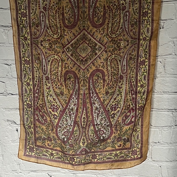 Paisley Patterned 100% silk Afghan Scarf - Picture 4 of 4